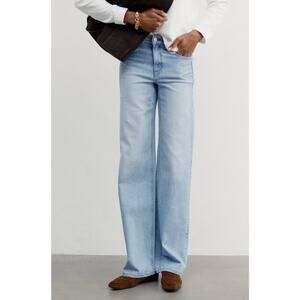 AYR The Secret Sauce 26 Hero Baby Light Wash Straight Leg Jeans